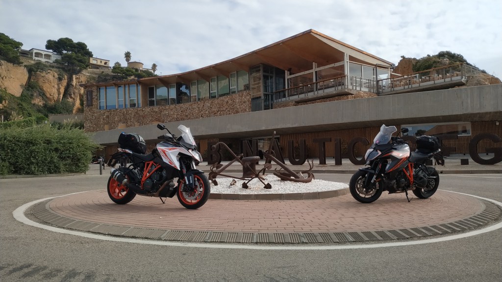 KTM 1290 Super Duke GT 2019