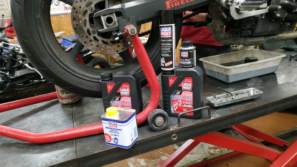 Mantenimiento moto con Liqui Moly