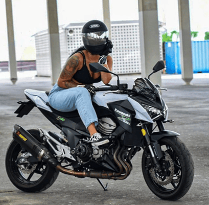 Erika, sanitaria y motorista